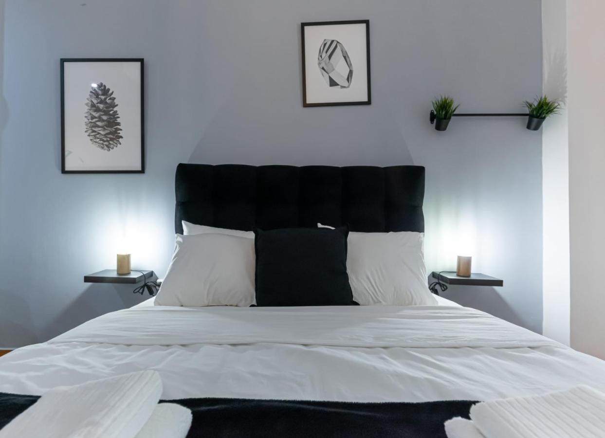 Ferienwohnung Couple Getaway With Queen Bed Athen Exterior foto